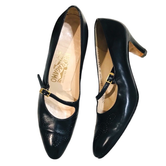 Salvatore Ferragamo Vintage Black Mary Jane Heels Sz 8 AAA - Picture 1 of 12